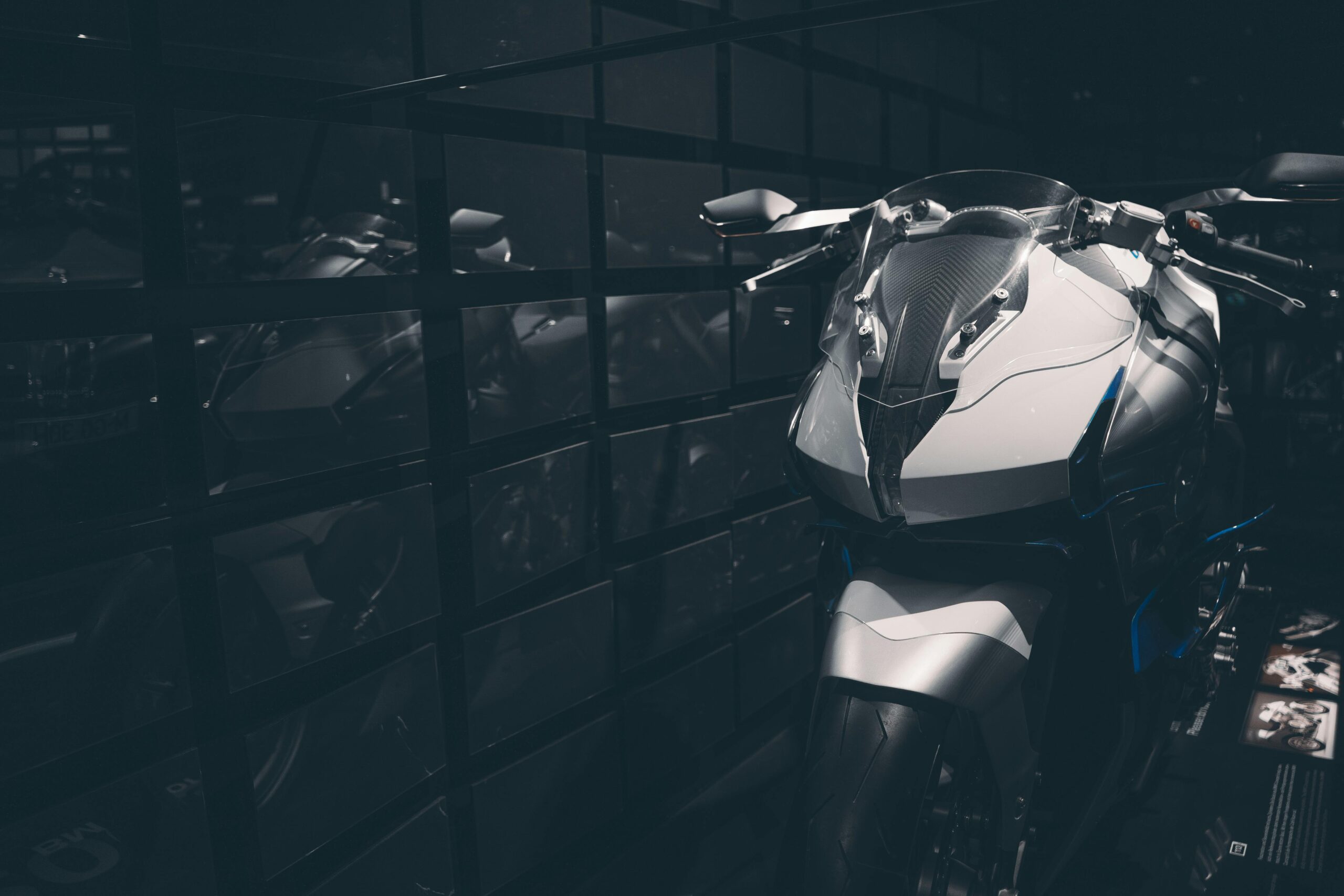 16 Futuristic Motorcycles and Flying Vehicles Changing Travel